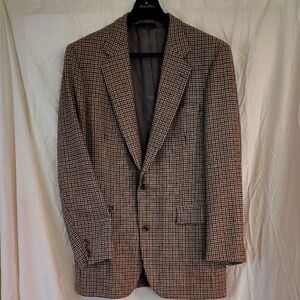 Tan and Brown Houndstooth Sport Coat tailored in USA from pure new wool.